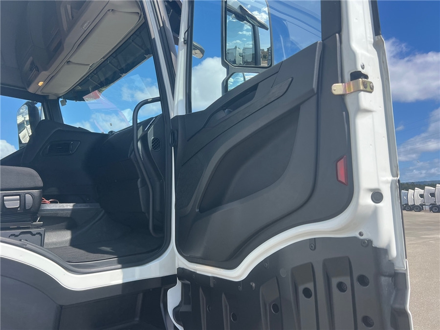 Arrendamiento de Iveco S-WAY 460 Iveco S-WAY 460: foto 13