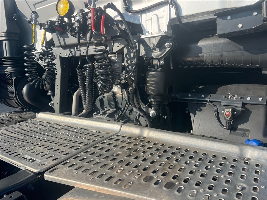Cabeza tractora Iveco S-WAY 500: foto 12