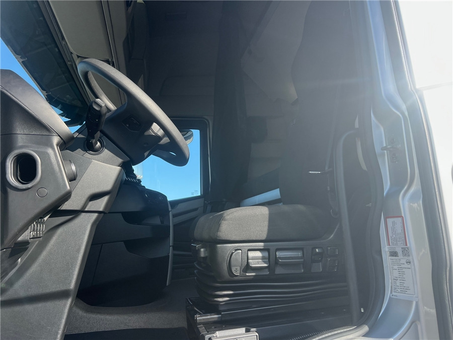 Cabeza tractora Iveco S-WAY 500: foto 18