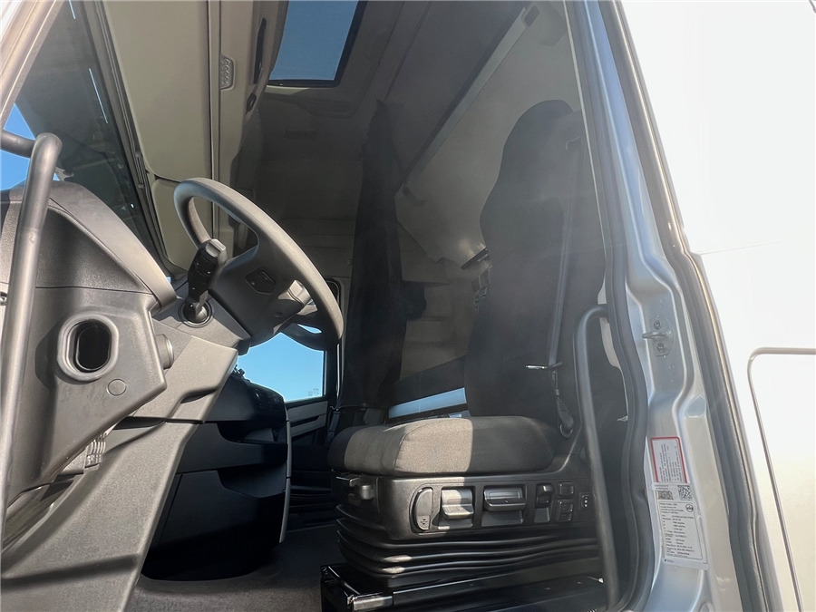 Cabeza tractora Iveco S-WAY 500: foto 17
