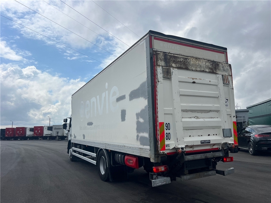 Renault D 19 - Camión caja cerrada: foto 2 Renault D 19 - Camión caja cerrada: foto 2