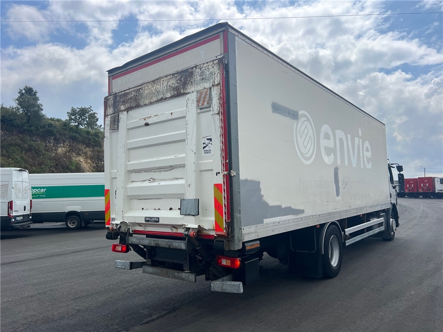 Renault D 19 - Camión caja cerrada: foto 4 Renault D 19 - Camión caja cerrada: foto 4