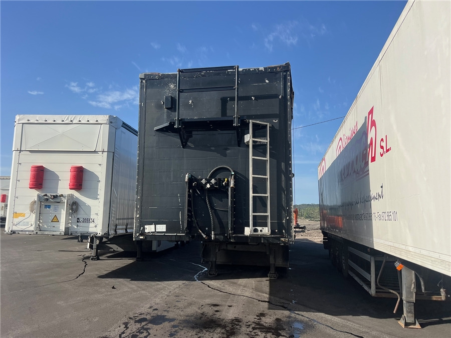 SCHMITZ SGF-S3 - Semirremolque piso movil: foto 5 SCHMITZ SGF-S3 - Semirremolque piso movil: foto 5