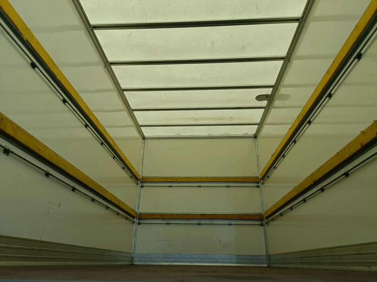 FURGONATURA BOX IDEALE PER IVECO DAILY - Caja cerrada: foto 3 FURGONATURA BOX IDEALE PER IVECO DAILY - Caja cerrada: foto 3