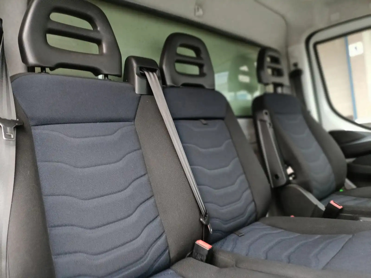 IVECO DAILY 35C14 - Furgoneta: foto 5 IVECO DAILY 35C14 - Furgoneta: foto 5