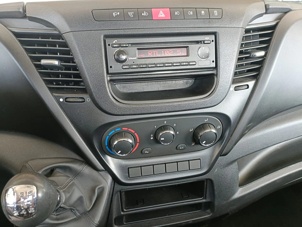 IVECO DAILY 35C15 - Furgoneta: foto 5 IVECO DAILY 35C15 - Furgoneta: foto 5