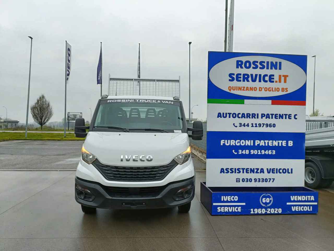 IVECO DAILY 35C14 DOPPIA CABINA RIBALTABILE 2.3 - Furgoneta basculante: foto 5 IVECO DAILY 35C14 DOPPIA CABINA RIBALTABILE 2.3 - Furgoneta basculante: foto 5