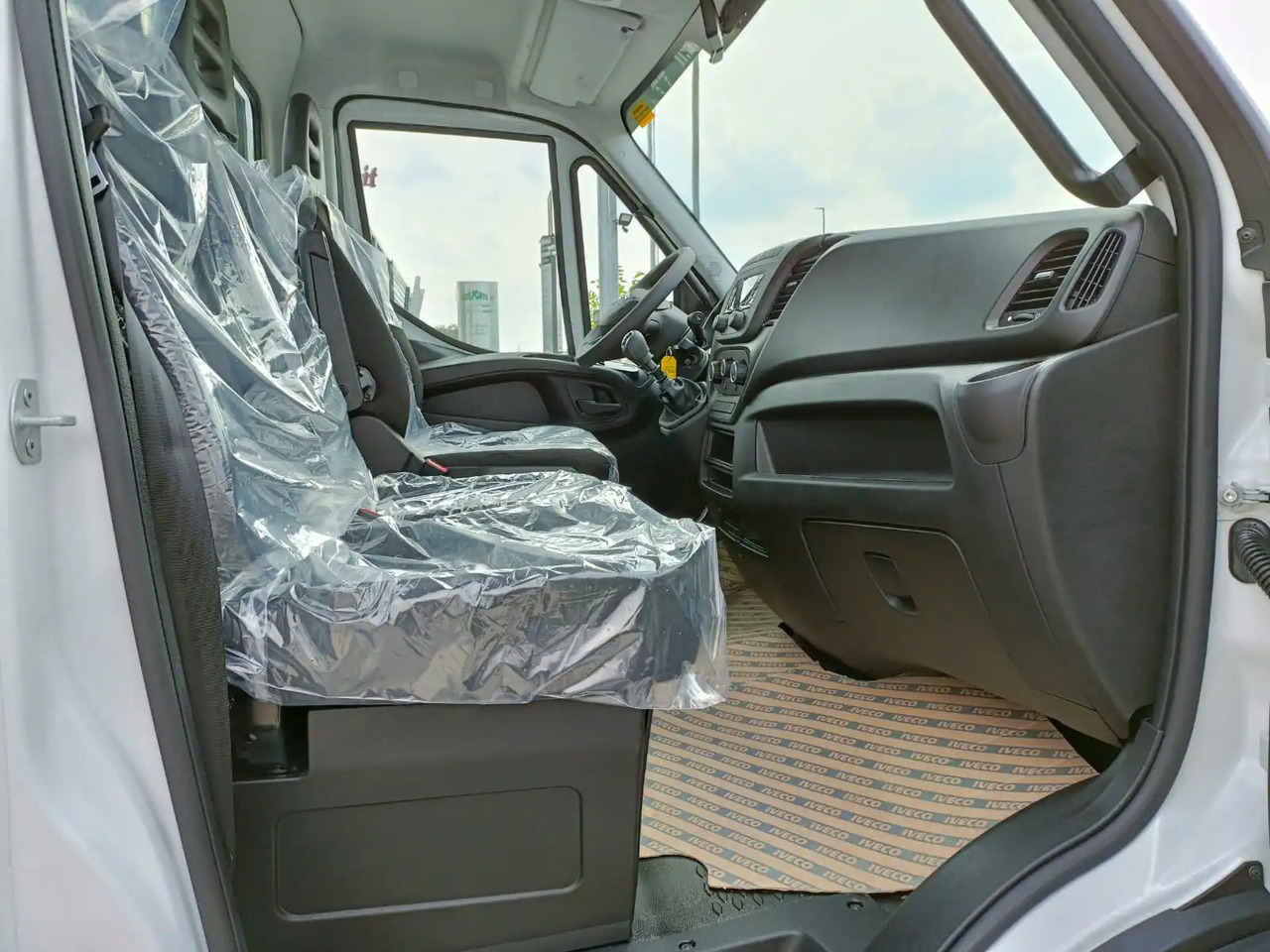 Arrendamiento de  IVECO DAILY 35C16 3000 cc KM 0 IVECO DAILY 35C16 3000 cc KM 0: foto 15