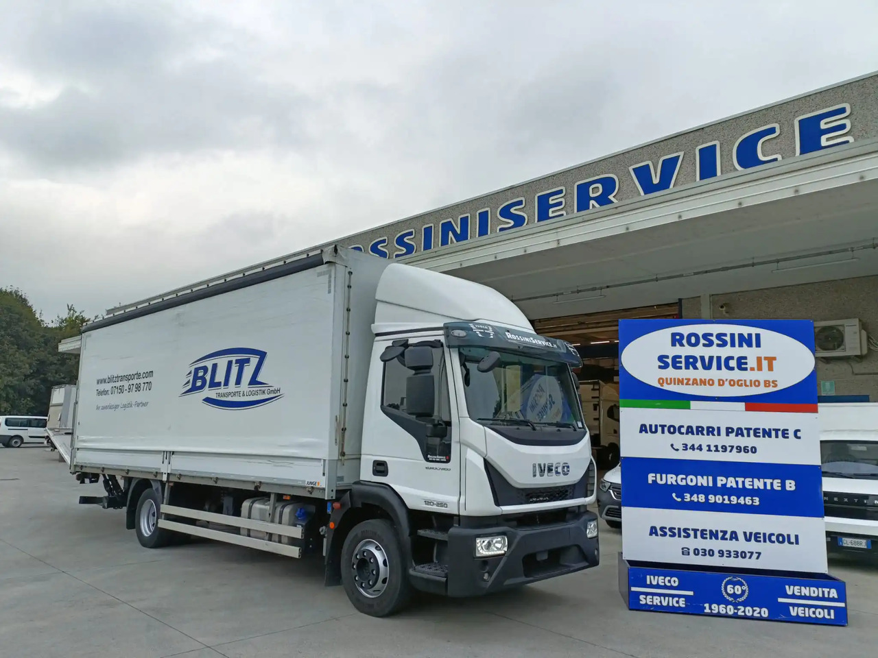 IVECO EUROCARGO 120E25P - Camión lona: foto 1 IVECO EUROCARGO 120E25P - Camión lona: foto 1