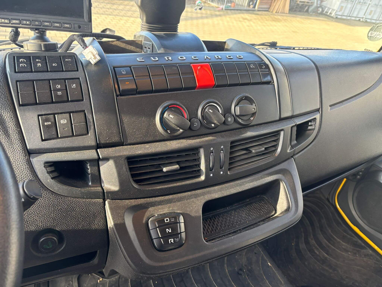 IVECO EUROCARGO 120E25P - Camión chasis: foto 2 IVECO EUROCARGO 120E25P - Camión chasis: foto 2