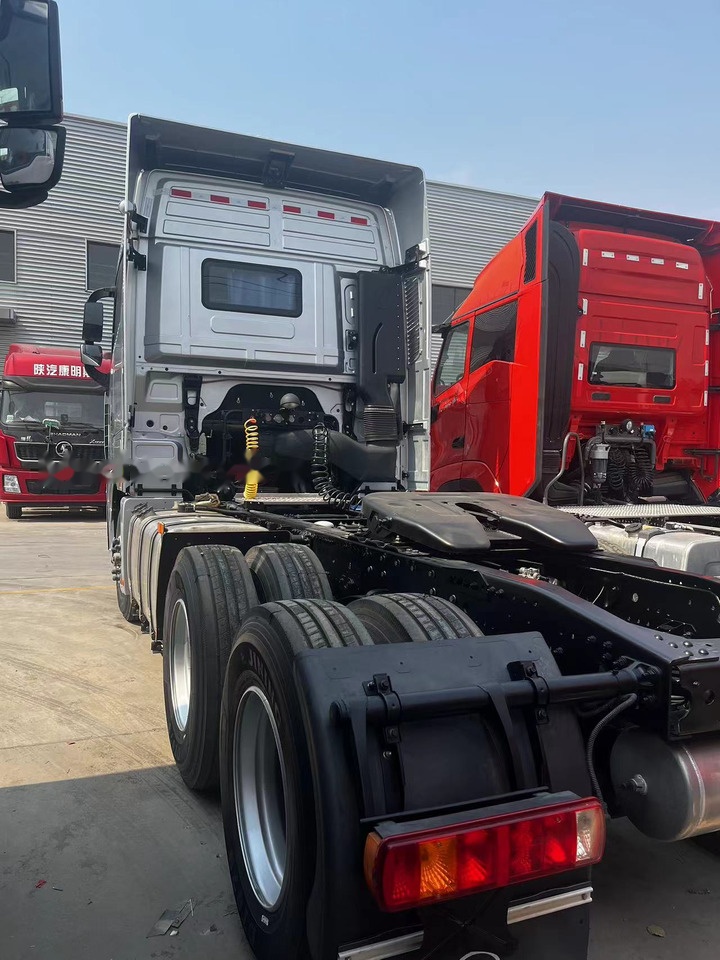 Foton Auman EST A510 - Cabeza tractora: foto 1 Foton Auman EST A510 - Cabeza tractora: foto 1