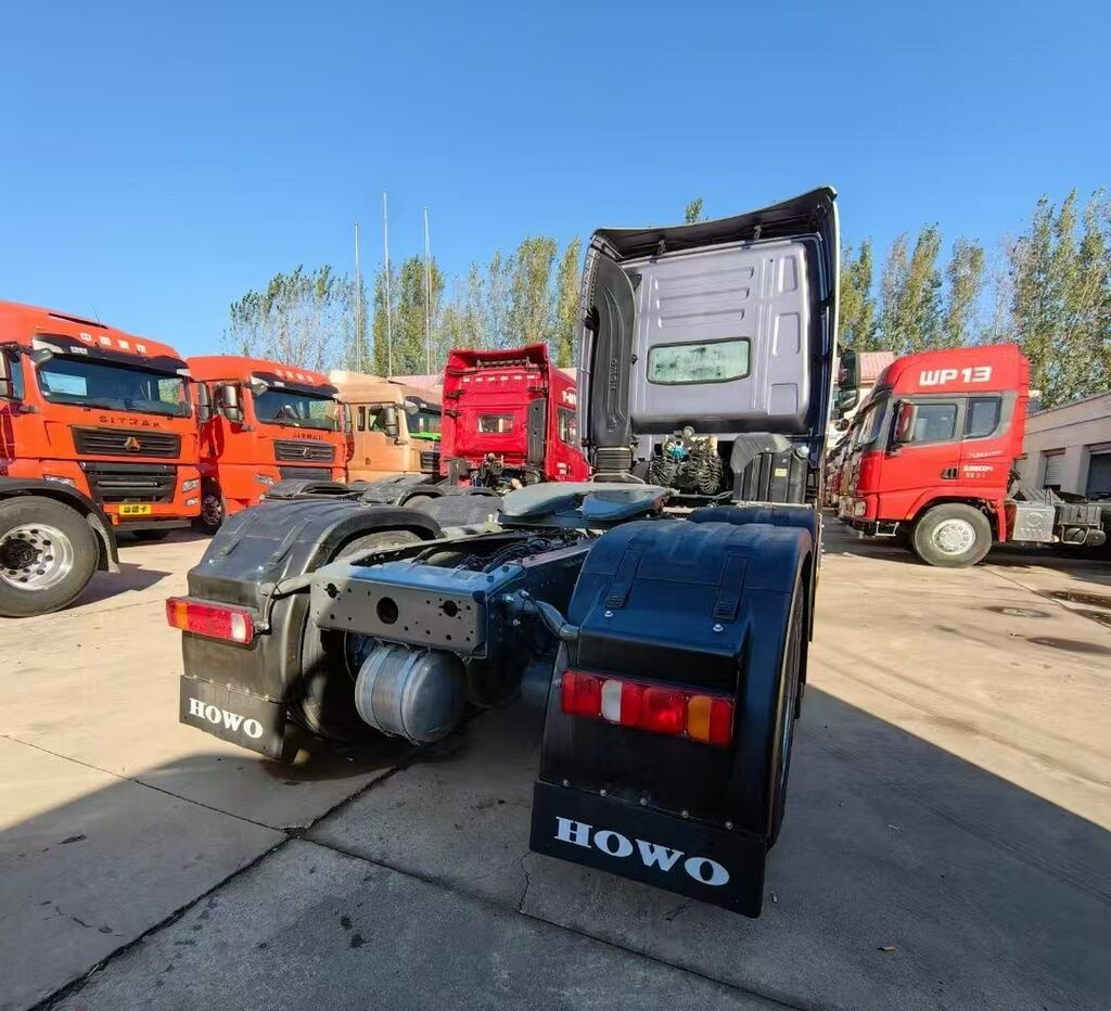 Sinotruk Howo T7H - Cabeza tractora: foto 3 Sinotruk Howo T7H - Cabeza tractora: foto 3