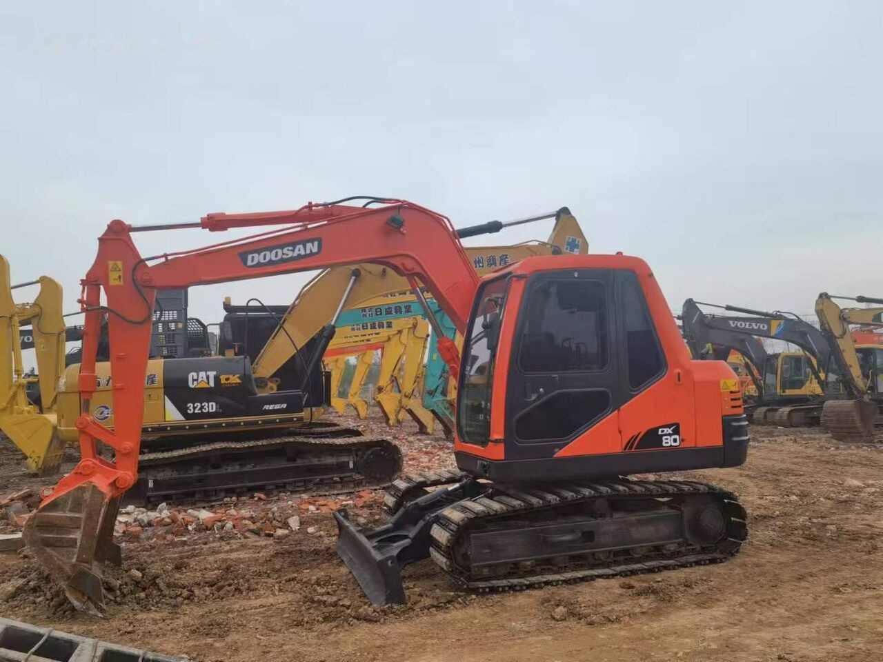 Doosan DX80 - Excavadora de cadenas: foto 1 Doosan DX80 - Excavadora de cadenas: foto 1