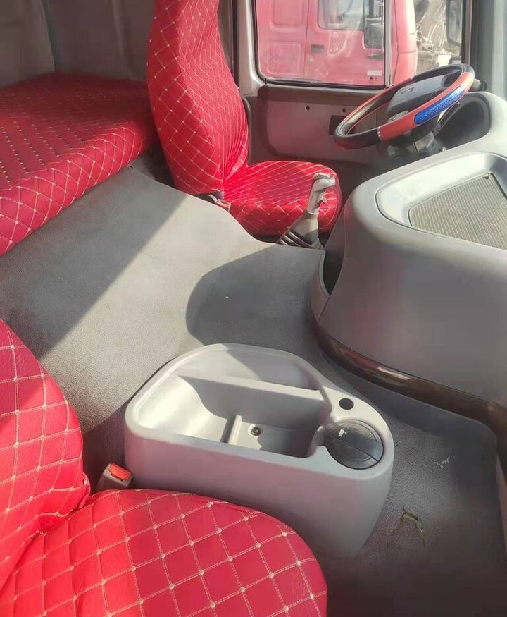 Howo 371 - Camión volquete, Camión grúa: foto 1 Howo 371 - Camión volquete, Camión grúa: foto 1