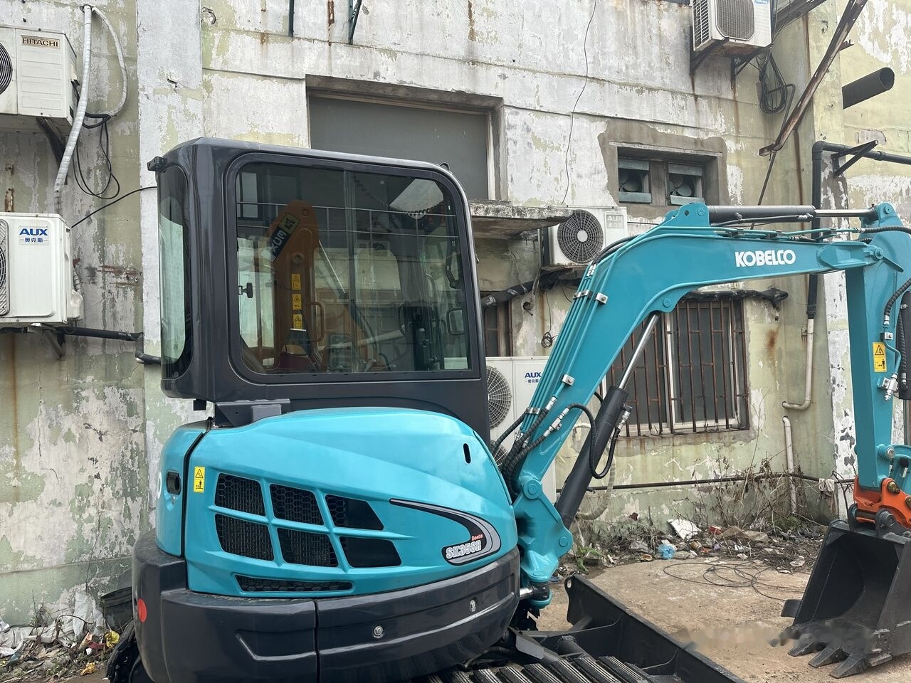 Kobelco SK35SR-5 - Miniexcavadora: foto 2 Kobelco SK35SR-5 - Miniexcavadora: foto 2