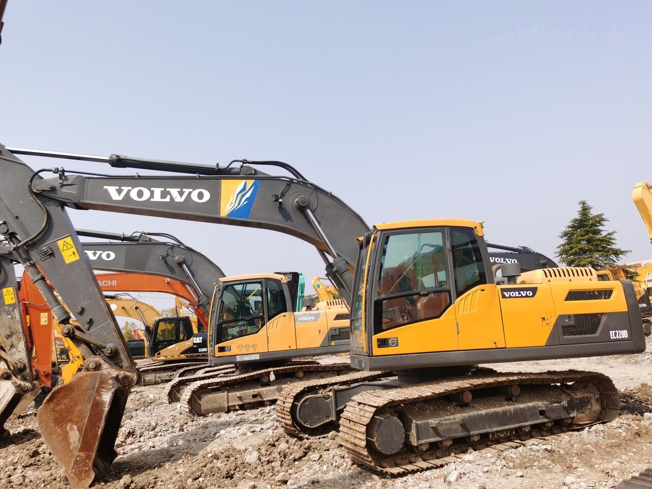 Volvo EC220 - Excavadora de cadenas: foto 1 Volvo EC220 - Excavadora de cadenas: foto 1