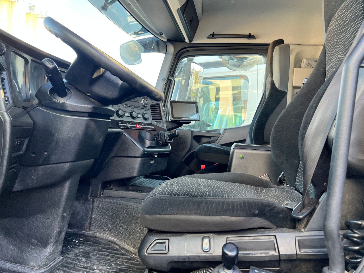 Mercedes-Benz 1843 2x vorhanden - Cabeza tractora: foto 4 Mercedes-Benz 1843 2x vorhanden - Cabeza tractora: foto 4