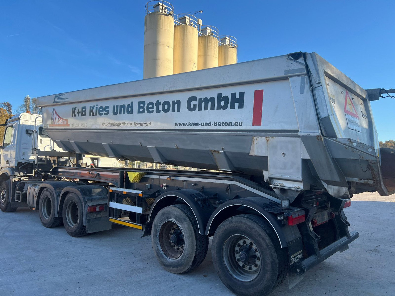 Mercedes-Benz 2648 mit Kippauflieger - Cabeza tractora: foto 2 Mercedes-Benz 2648 mit Kippauflieger - Cabeza tractora: foto 2
