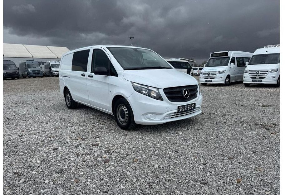 Mercedes-Benz Vito - Furgoneta combi: foto 1 Mercedes-Benz Vito - Furgoneta combi: foto 1