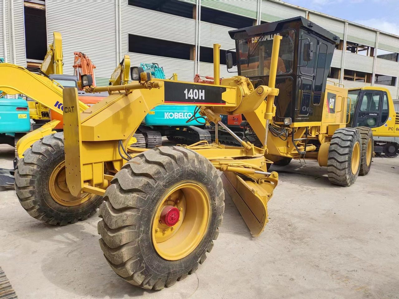 CATERPILLAR 140H - Grader: foto 2 CATERPILLAR 140H - Grader: foto 2
