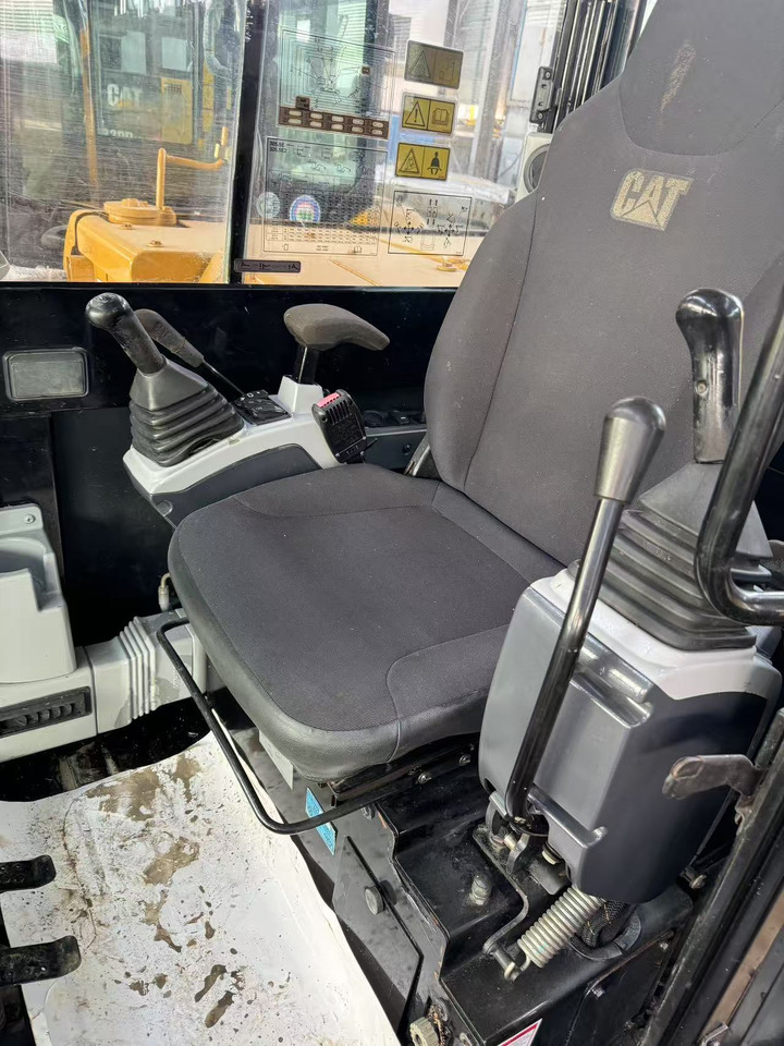 CATERPILLAR 305.5E2 - Miniexcavadora: foto 3 CATERPILLAR 305.5E2 - Miniexcavadora: foto 3