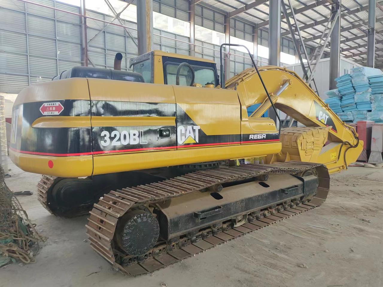 CATERPILLAR 320BL - Excavadora de cadenas: foto 1 CATERPILLAR 320BL - Excavadora de cadenas: foto 1