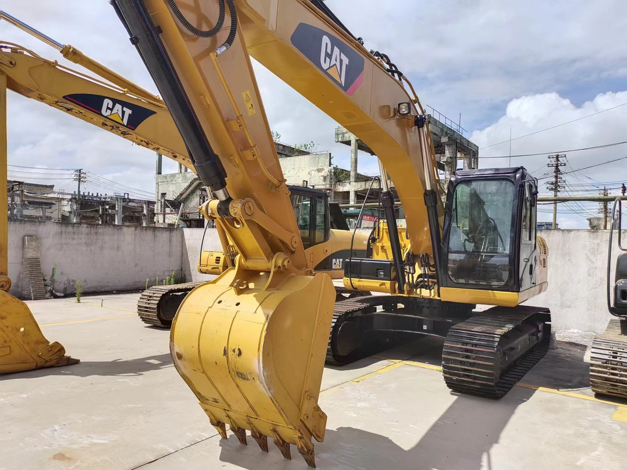CATERPILLAR 320D - Excavadora de cadenas: foto 1 CATERPILLAR 320D - Excavadora de cadenas: foto 1