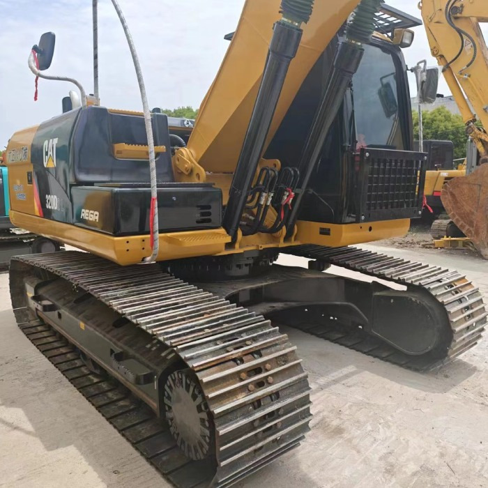 CATERPILLAR 320DL - Excavadora de cadenas: foto 2 CATERPILLAR 320DL - Excavadora de cadenas: foto 2