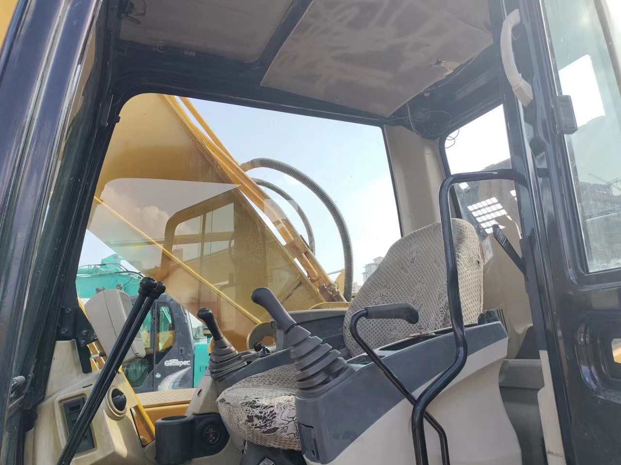 CATERPILLAR 325C - Excavadora de cadenas: foto 5 CATERPILLAR 325C - Excavadora de cadenas: foto 5