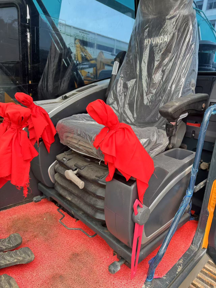 HYUNDAI R220LC-9S - Excavadora de cadenas: foto 3 HYUNDAI R220LC-9S - Excavadora de cadenas: foto 3