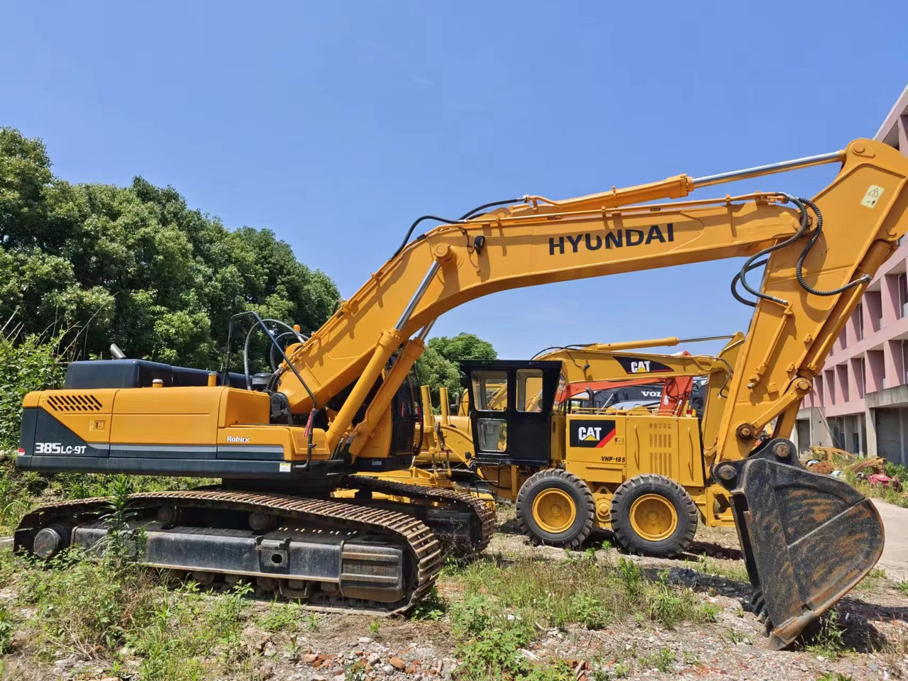 HYUNDAI R385LC-9T - Excavadora de cadenas: foto 1 HYUNDAI R385LC-9T - Excavadora de cadenas: foto 1