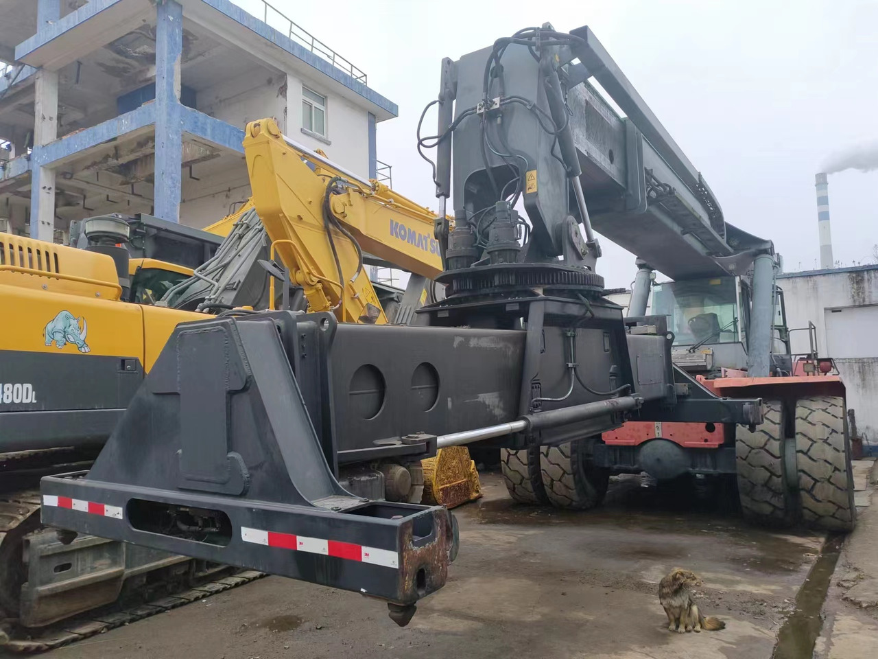 KARMAL DRF450 - Reach stacker: foto 2 KARMAL DRF450 - Reach stacker: foto 2