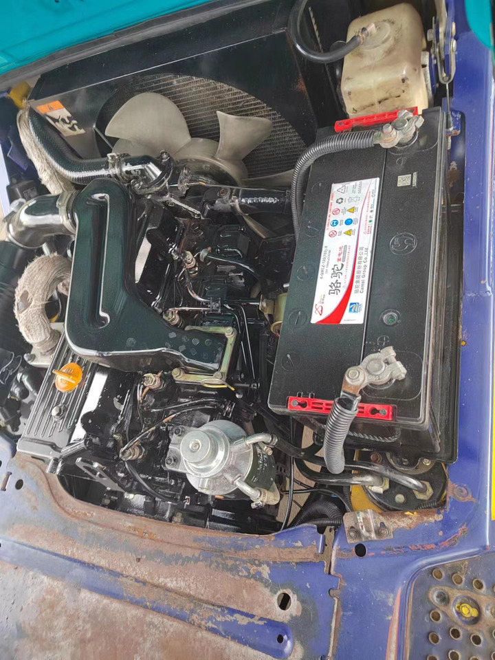 Carretilla elevadora diésel KOMATSU FD30: foto 6