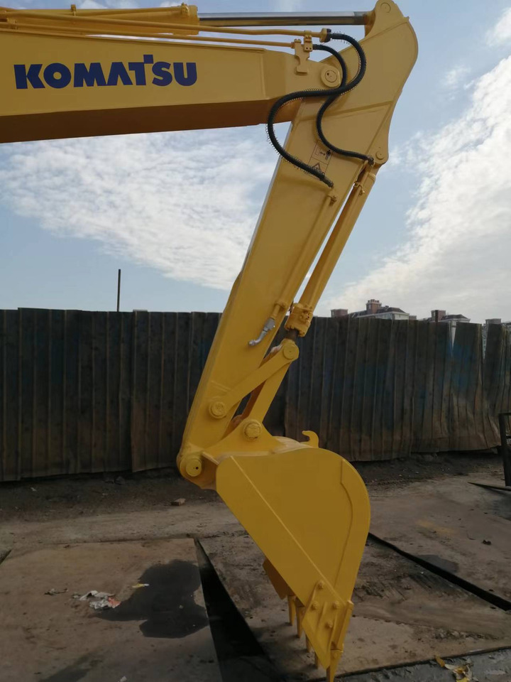 Excavadora de cadenas KOMATSU PC200-7: foto 6