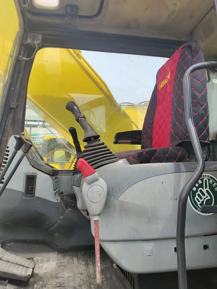 KOMATSU PC200-7 - Excavadora de cadenas: foto 3 KOMATSU PC200-7 - Excavadora de cadenas: foto 3