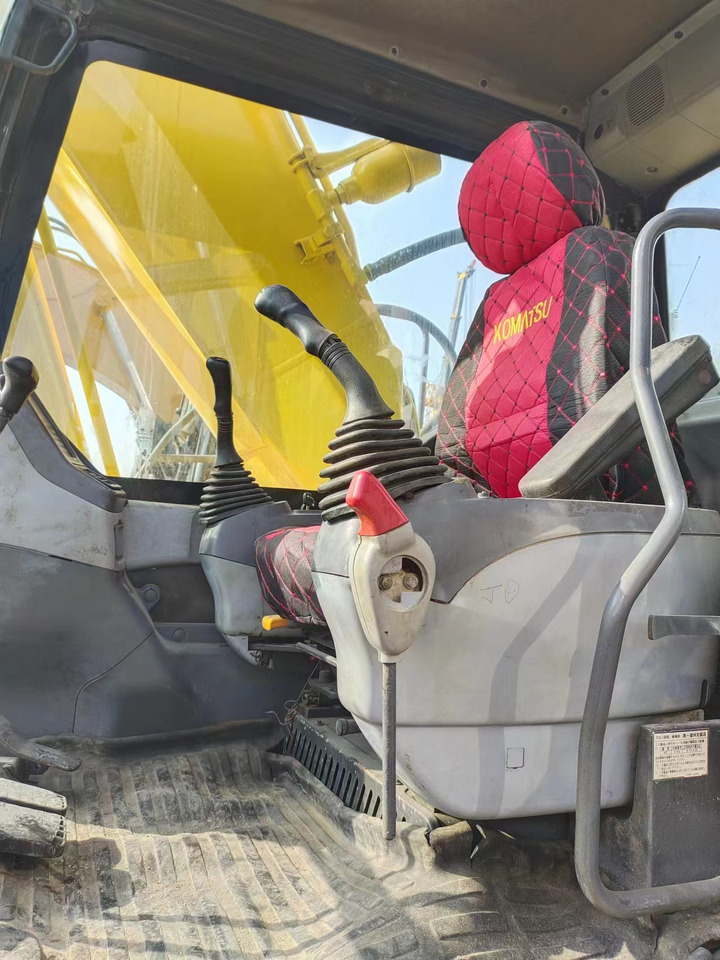 KOMATSU PC200-7 - Excavadora de cadenas: foto 3 KOMATSU PC200-7 - Excavadora de cadenas: foto 3