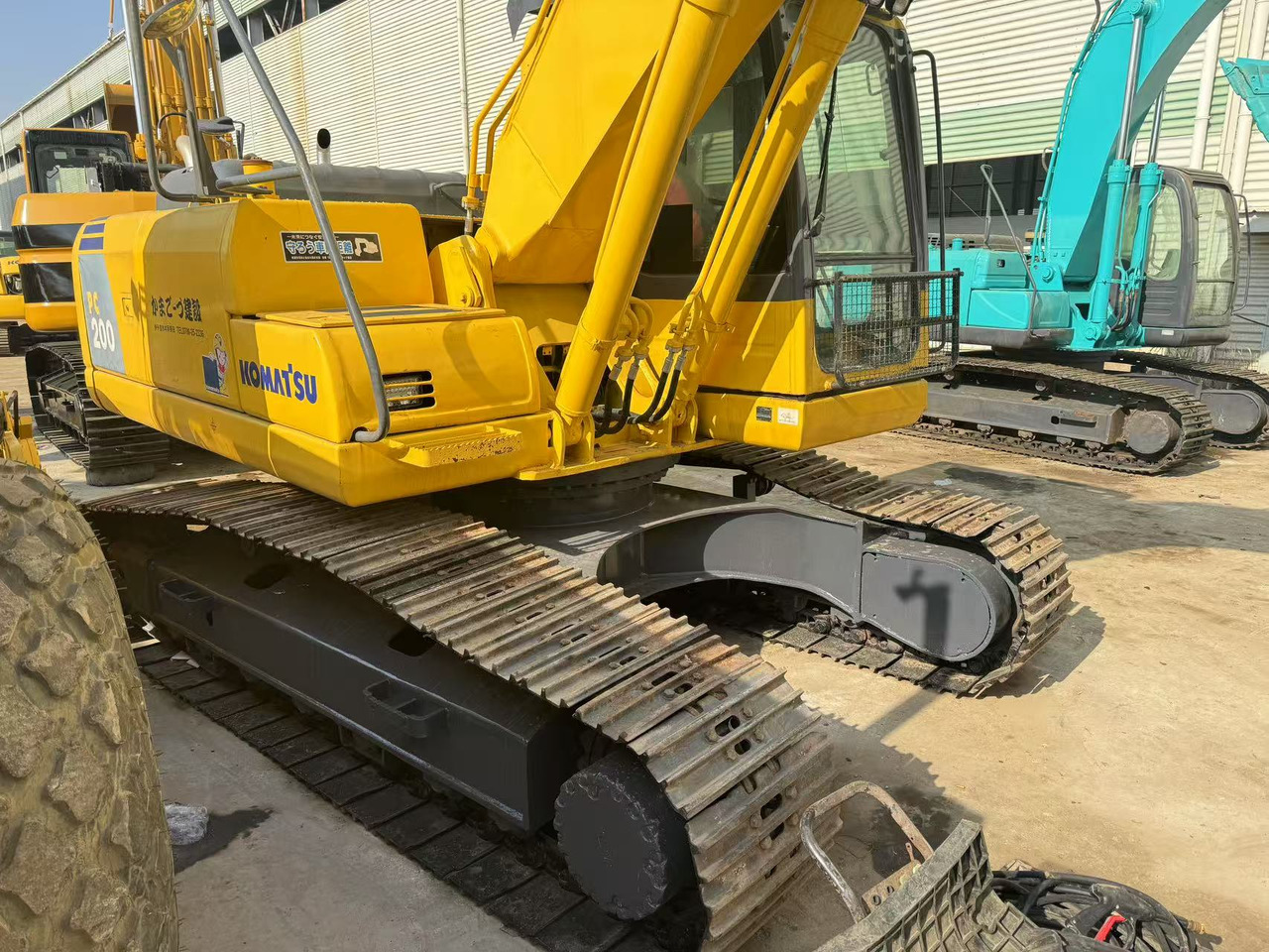 KOMATSU PC200-8 - Excavadora de cadenas: foto 2 KOMATSU PC200-8 - Excavadora de cadenas: foto 2