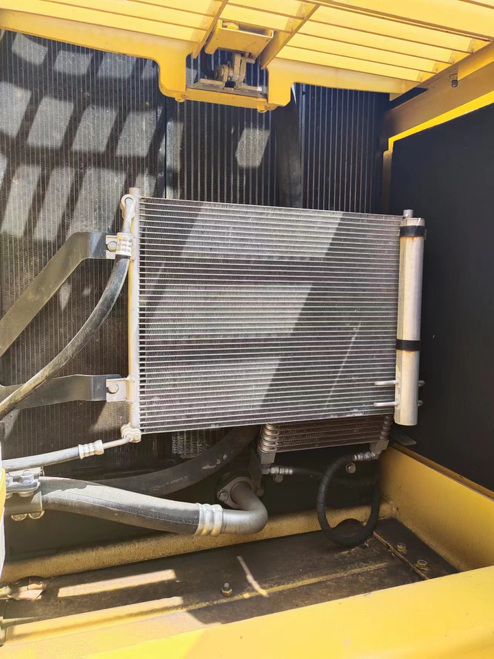 KOMATSU PC200-8 - Excavadora de cadenas: foto 5 KOMATSU PC200-8 - Excavadora de cadenas: foto 5