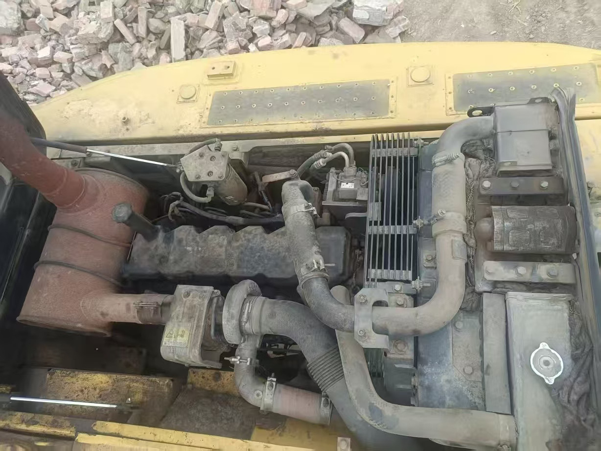 KOMATSU PC200-8N1 - Excavadora de cadenas: foto 5 KOMATSU PC200-8N1 - Excavadora de cadenas: foto 5