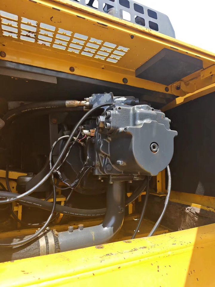 Excavadora de cadenas KOMATSU PC400-8R: foto 8