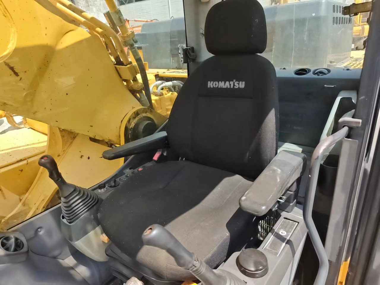 Excavadora de cadenas KOMATSU PC400-8R: foto 10
