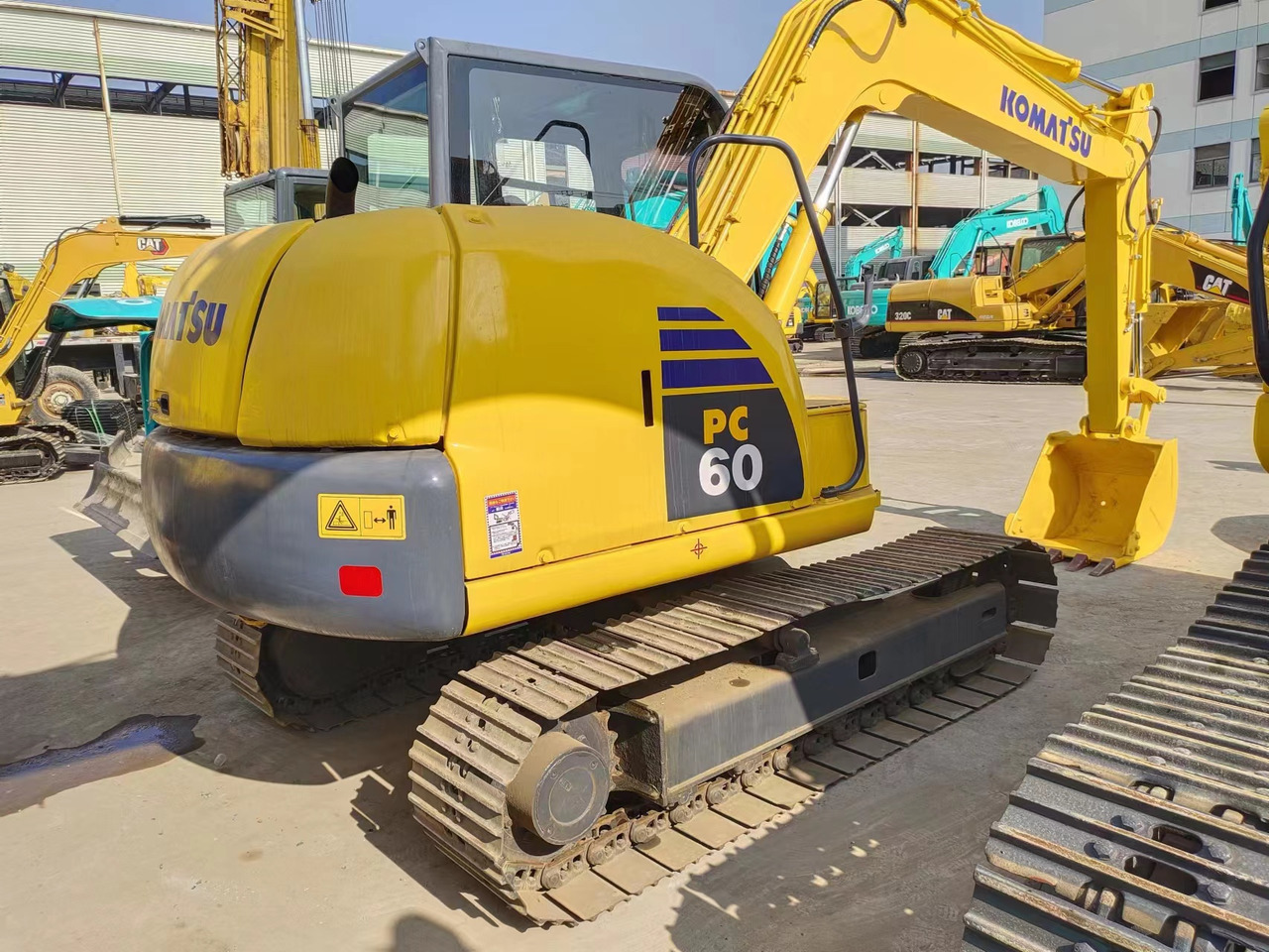 KOMATSU PC60-8 - Miniexcavadora: foto 1 KOMATSU PC60-8 - Miniexcavadora: foto 1