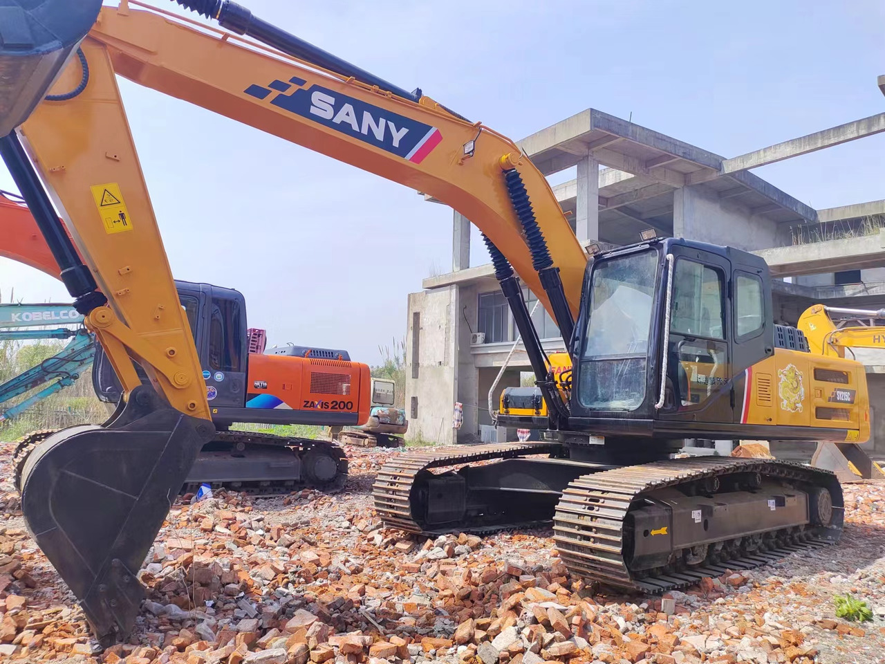 SANY SY215C - Excavadora de cadenas: foto 1 SANY SY215C - Excavadora de cadenas: foto 1