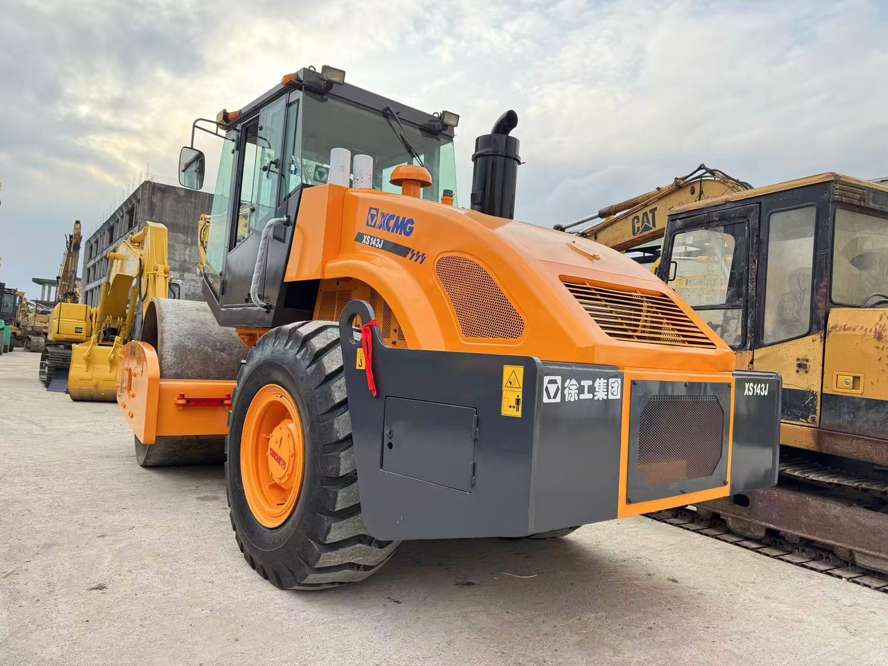 XCMG XS143J - Apisonadora de asfalto: foto 2 XCMG XS143J - Apisonadora de asfalto: foto 2