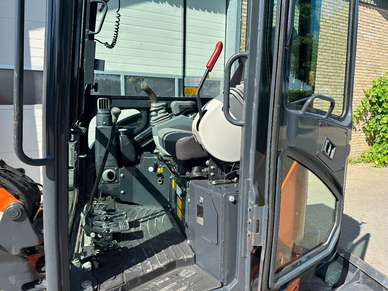 Miniexcavadora Hitachi ZX26U-6CR: foto 8