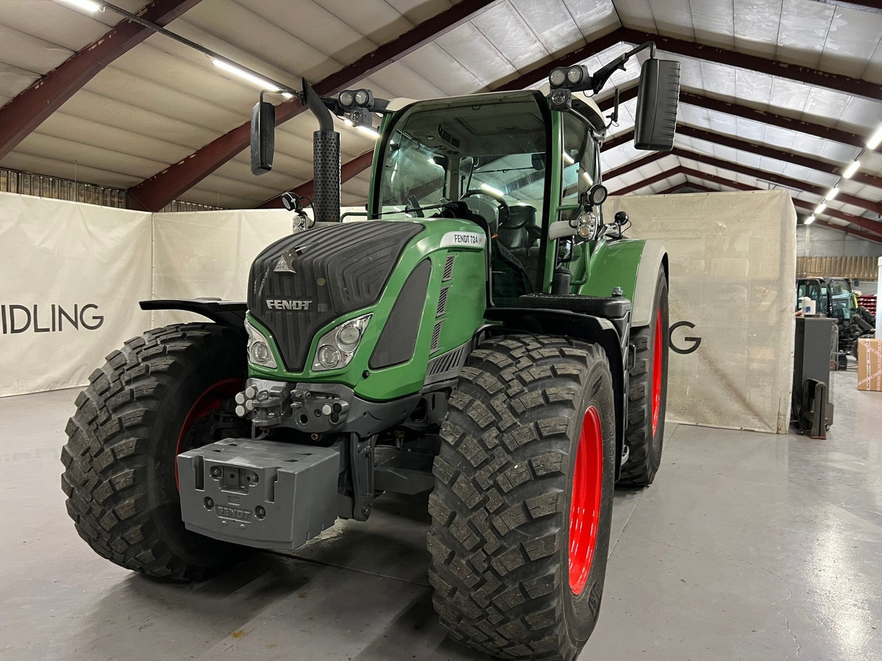 Fendt 724 Vario #TAR INNBYTTE# KAN LEVERES MED ANDRE DEKK# - Tractor: foto 3 Fendt 724 Vario #TAR INNBYTTE# KAN LEVERES MED ANDRE DEKK# - Tractor: foto 3