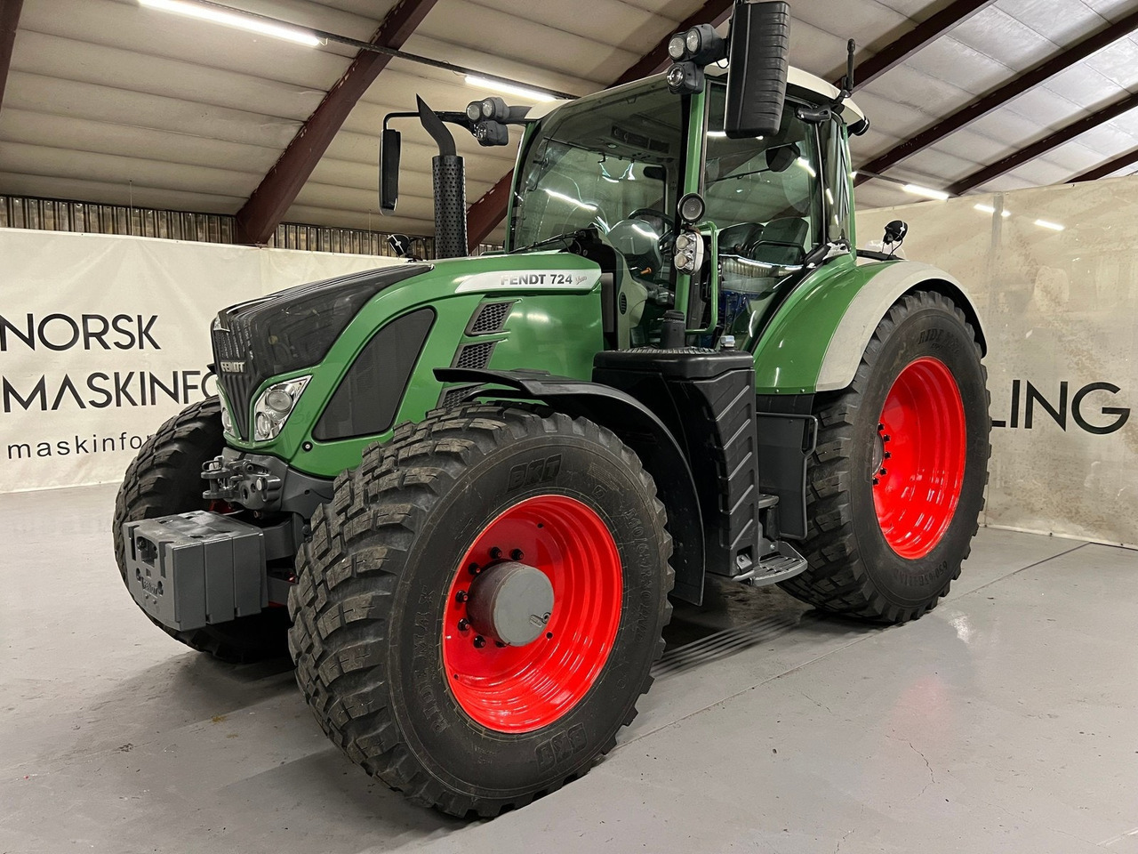 Fendt 724 Vario #TAR INNBYTTE# KAN LEVERES MED ANDRE DEKK# - Tractor: foto 2 Fendt 724 Vario #TAR INNBYTTE# KAN LEVERES MED ANDRE DEKK# - Tractor: foto 2
