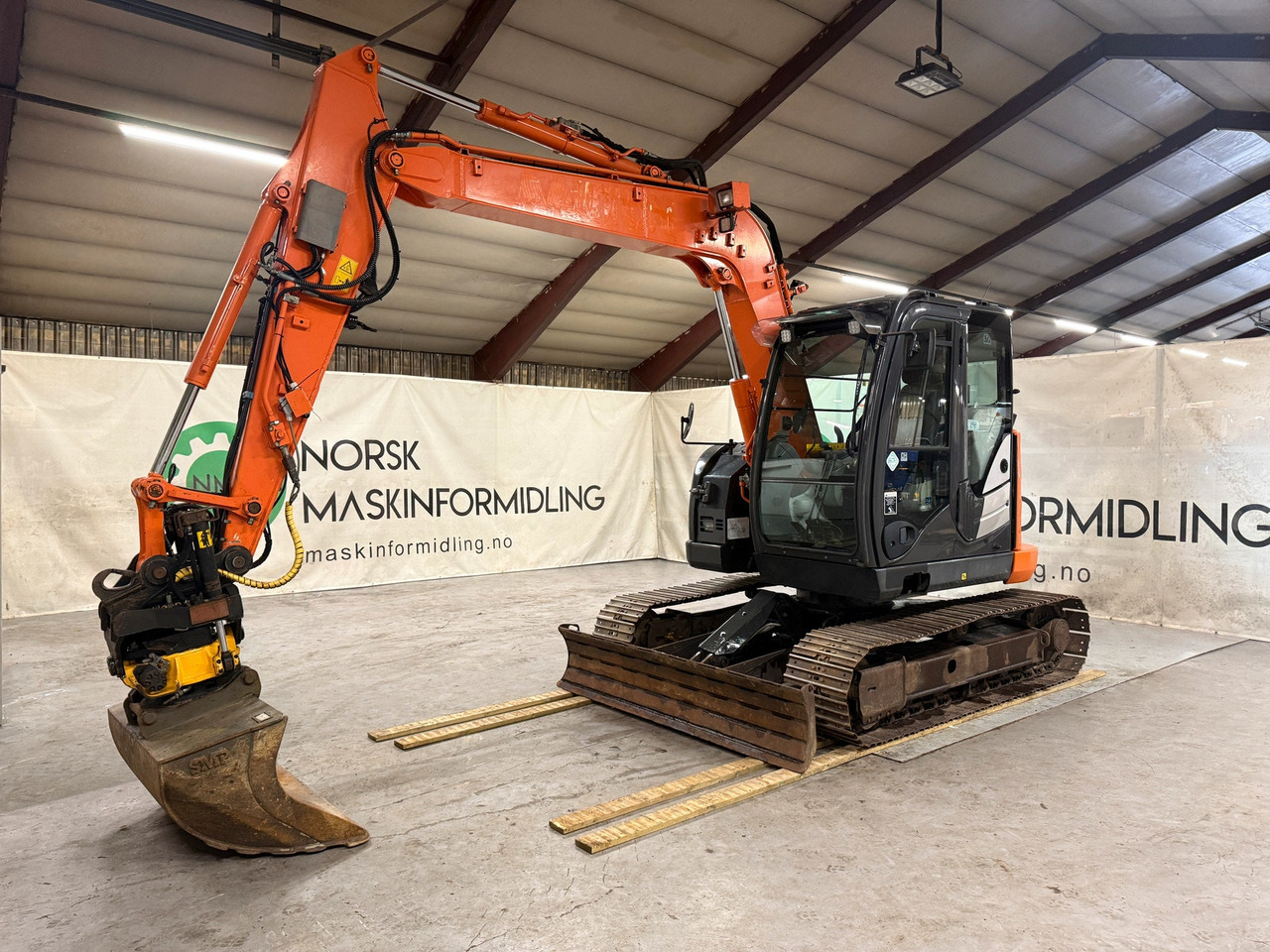 Hitachi ZX85US-5A - Excavadora de cadenas: foto 1 Hitachi ZX85US-5A - Excavadora de cadenas: foto 1