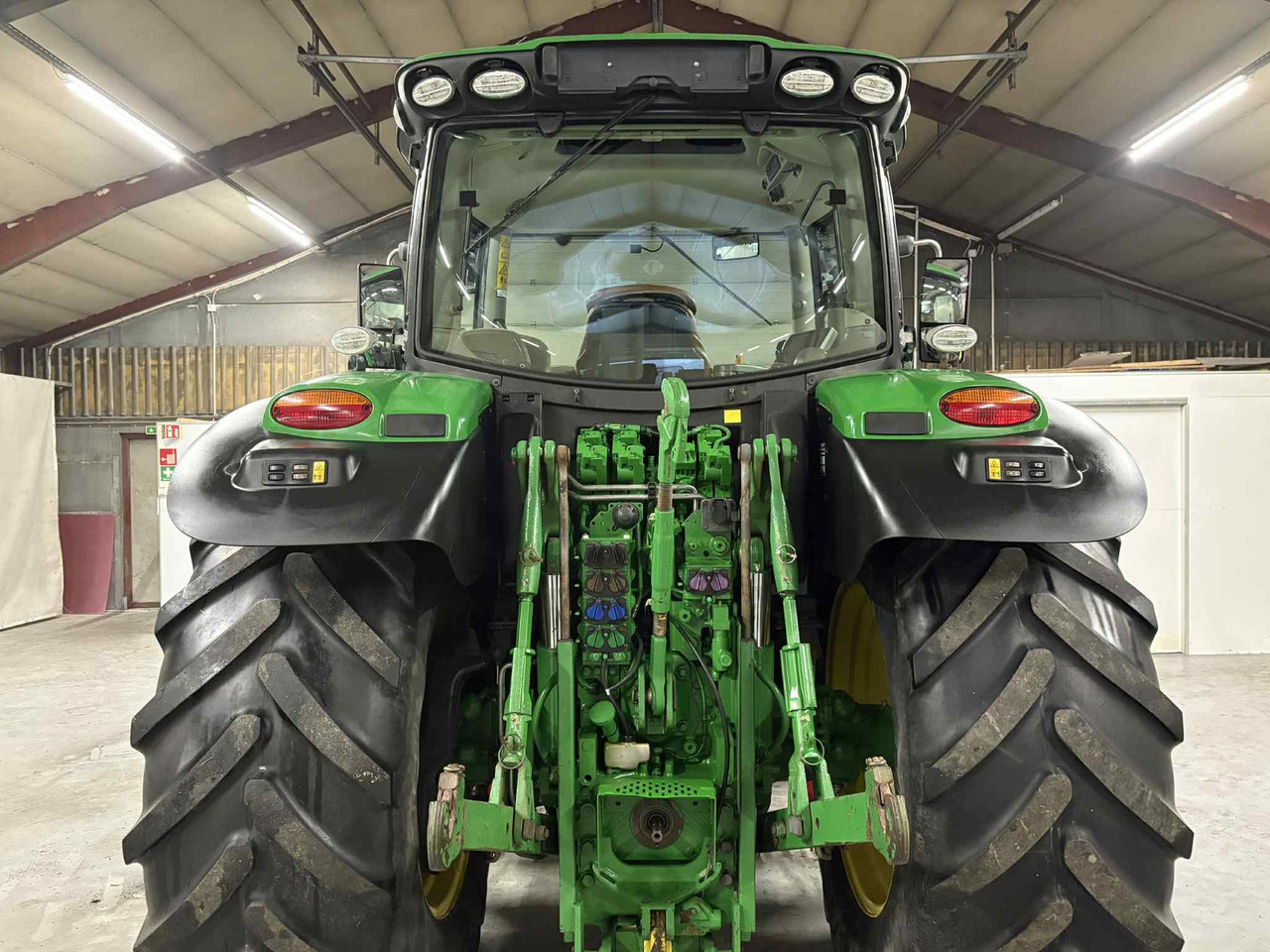 John Deere 6155R - Tractor: foto 4 John Deere 6155R - Tractor: foto 4