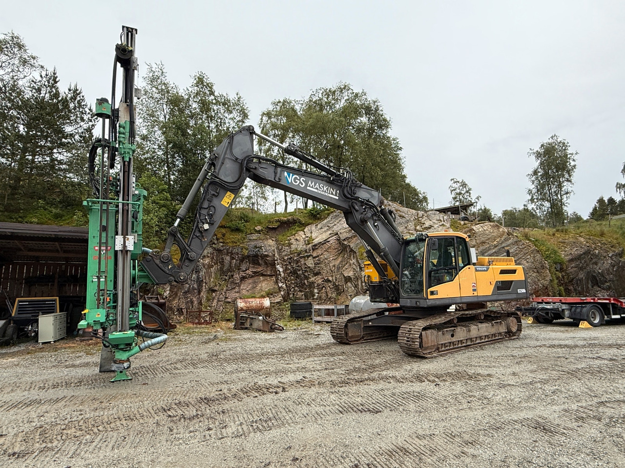 Volvo EC250DL med Montabert tårn - Excavadora de cadenas: foto 2 Volvo EC250DL med Montabert tårn - Excavadora de cadenas: foto 2